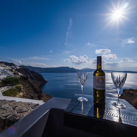 Solstice Luxury Suites Oía Buitenkant foto