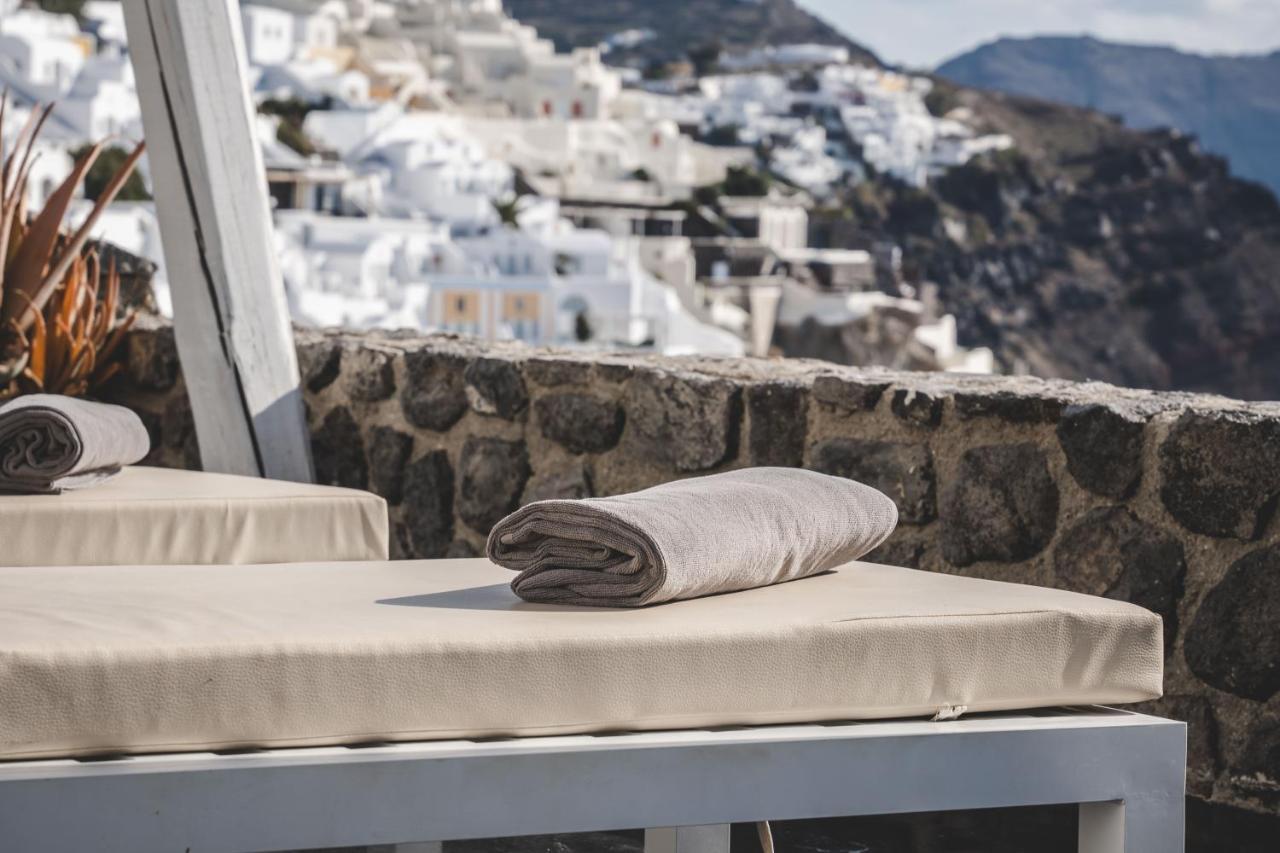 Solstice Luxury Suites Oía Buitenkant foto