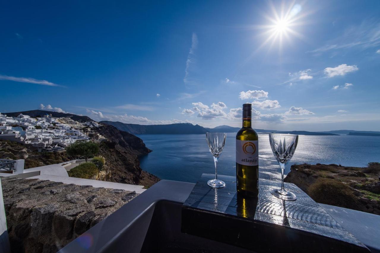 Solstice Luxury Suites Oía Buitenkant foto