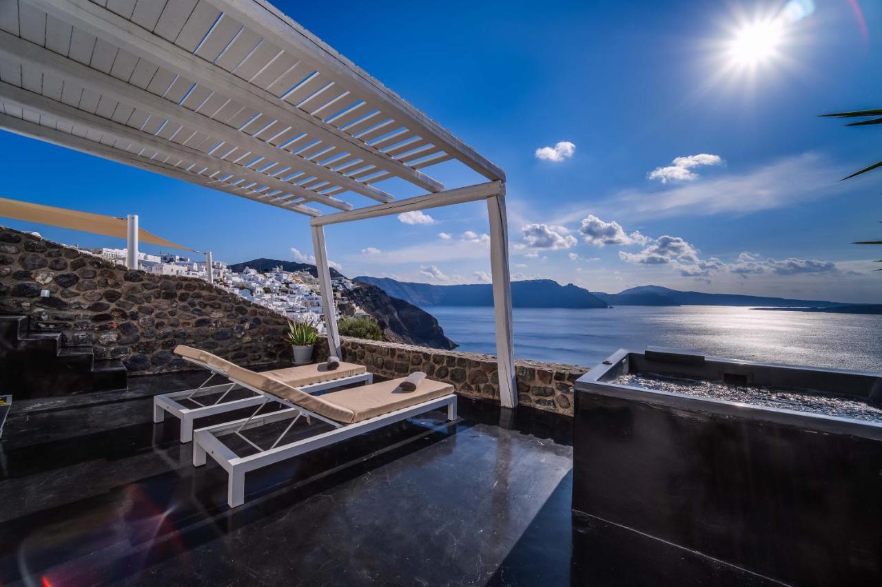 Solstice Luxury Suites Oía Buitenkant foto