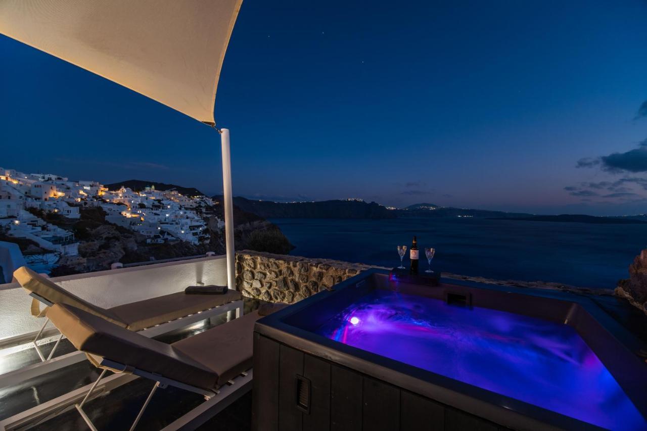 Solstice Luxury Suites Oía Buitenkant foto