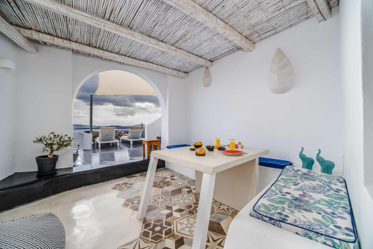 Solstice Luxury Suites Oía Buitenkant foto