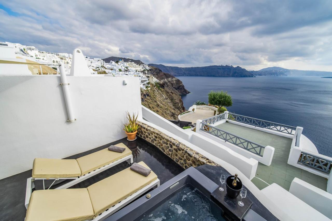 Solstice Luxury Suites Oía Buitenkant foto